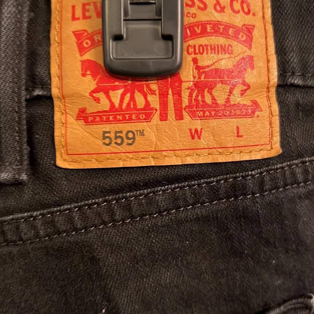 Black Levi’s 559 size 40x 36